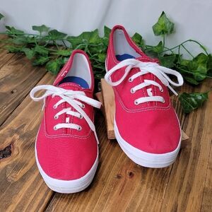 Keds. Red and White Canvas Sneakers Low-Top Casual. Size 8. Like New